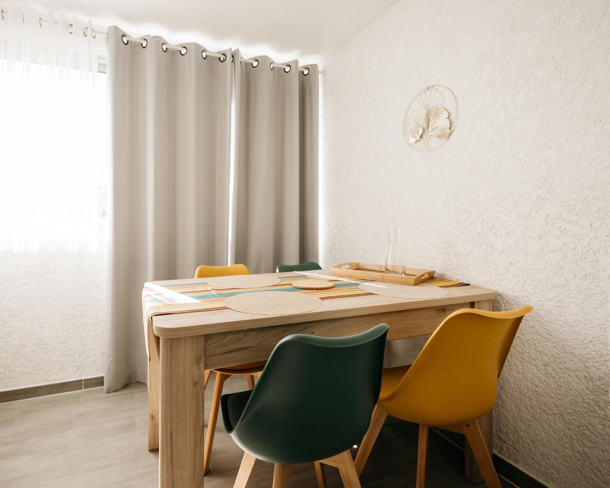 Cosy T1, A 10 Minutes A Pieds Des Plages Fréjus Eksteriør billede